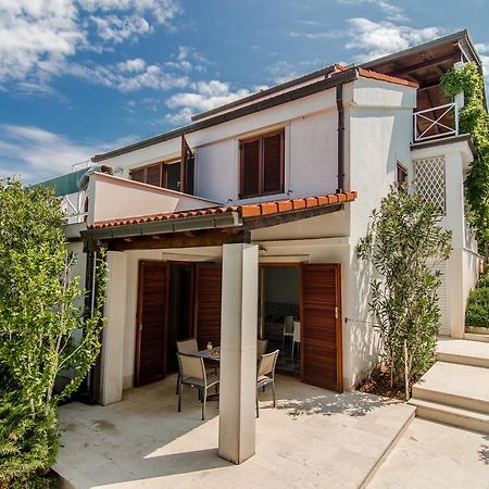 Apartmani Alice Njivice Dış mekan fotoğraf