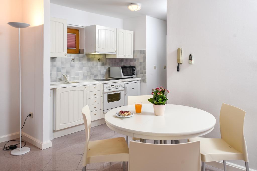 Apartmani Alice Njivice Dış mekan fotoğraf