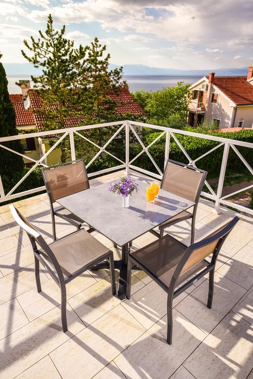 Apartmani Alice Njivice Dış mekan fotoğraf