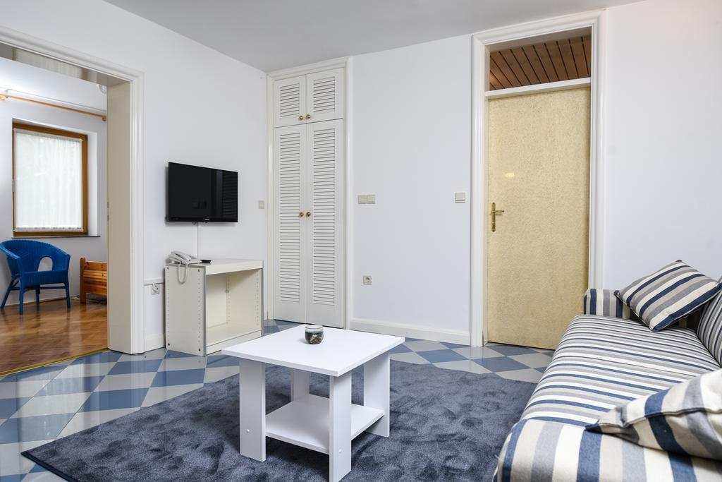 Apartmani Alice Njivice Dış mekan fotoğraf