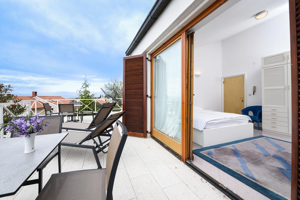 Apartmani Alice Njivice Dış mekan fotoğraf