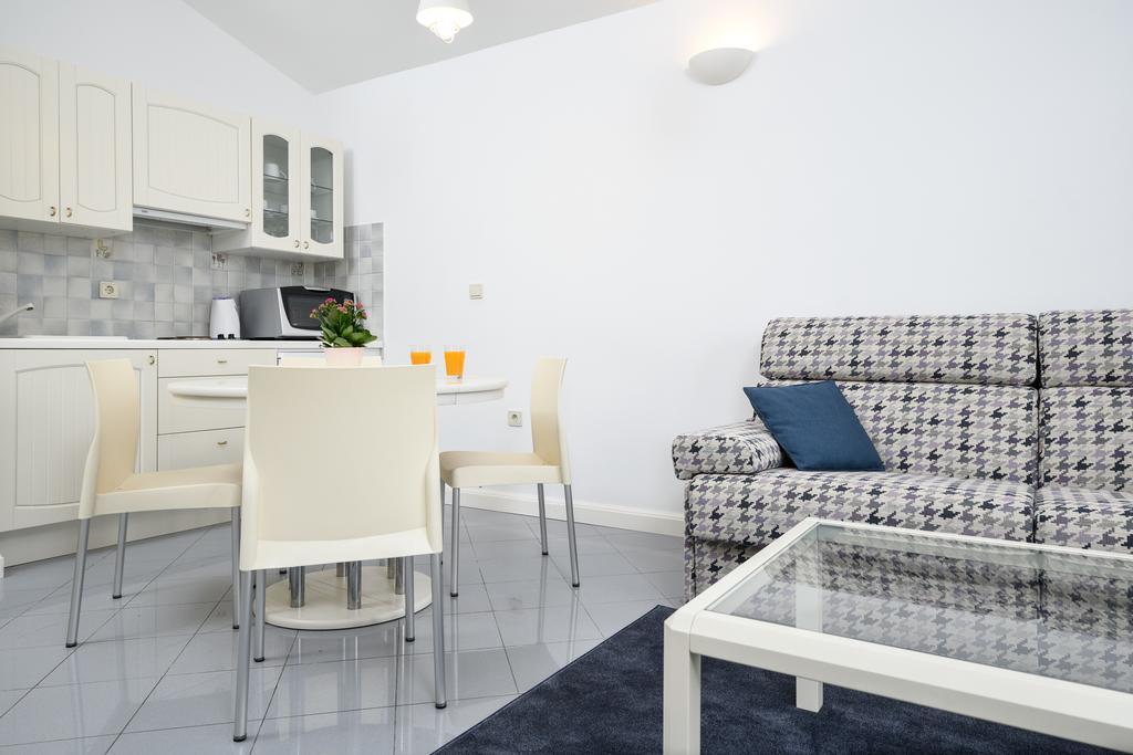 Apartmani Alice Njivice Dış mekan fotoğraf