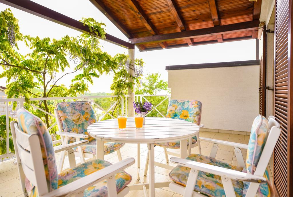 Apartmani Alice Njivice Dış mekan fotoğraf