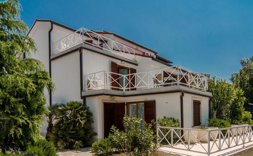 Apartmani Alice Njivice Dış mekan fotoğraf